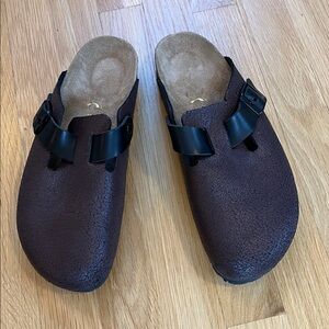 Birkenstock Bostons textured brown black leather  medium narrow width 10-10.5